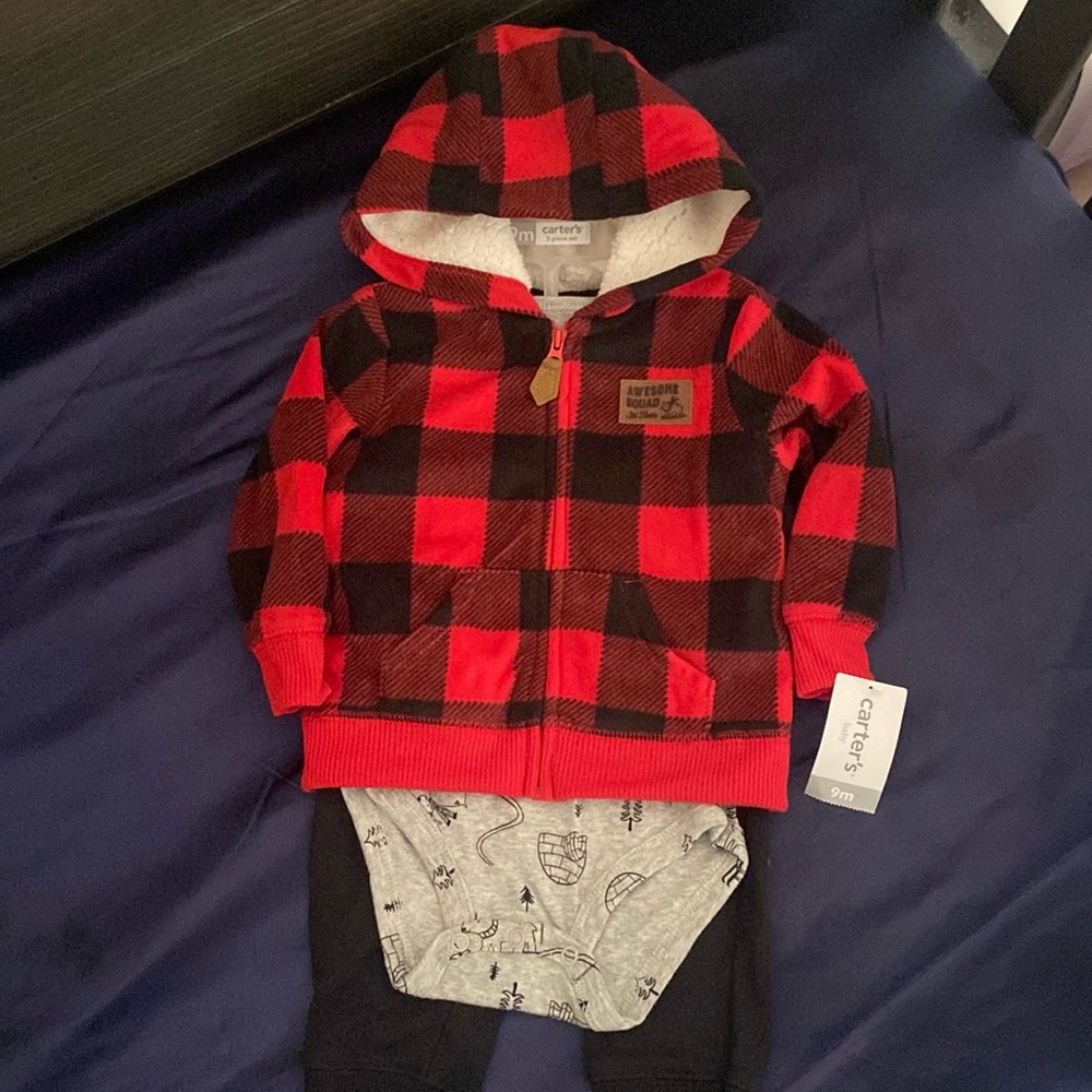 NWT Carter’s 3-piece winter baby set.